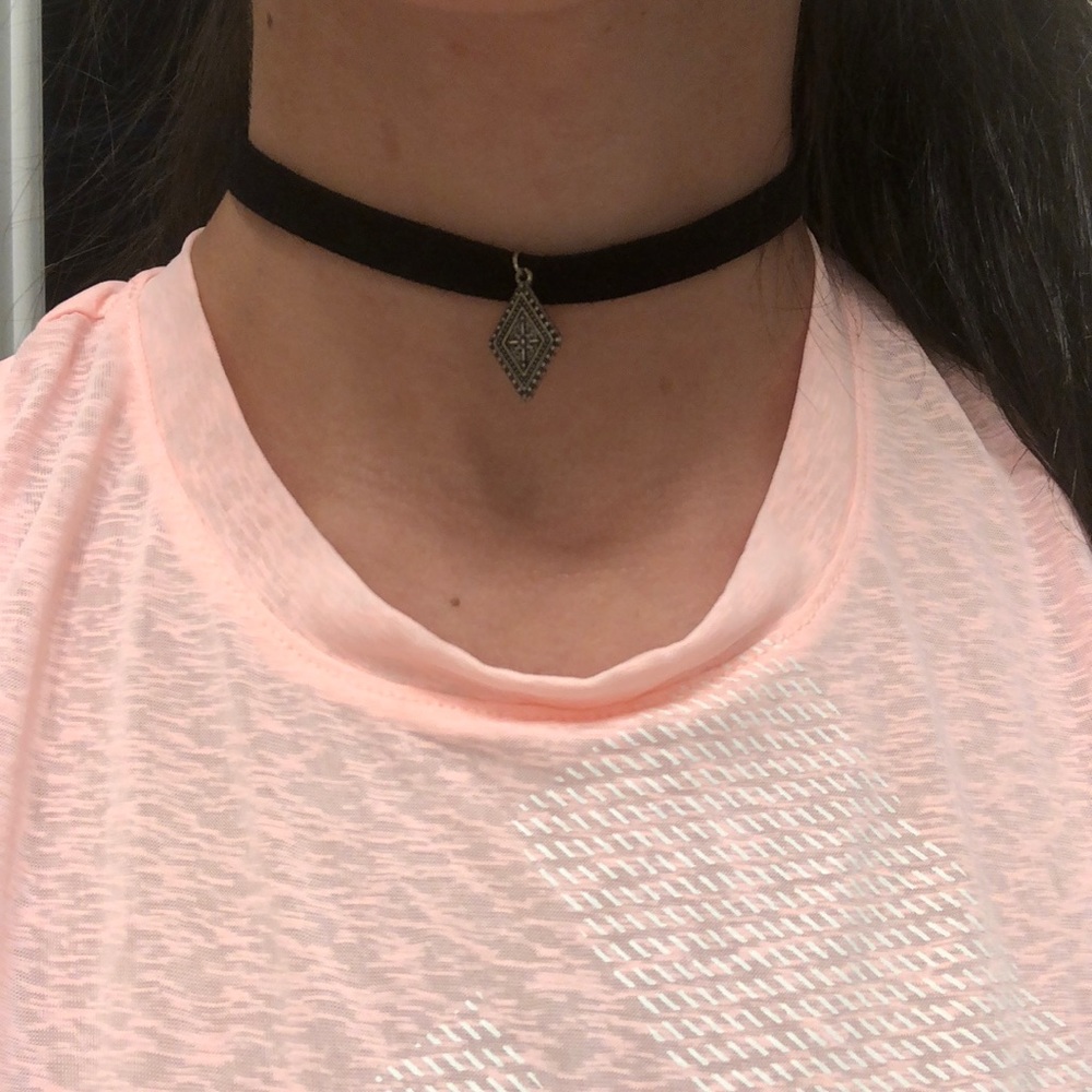 🌸 Choker
